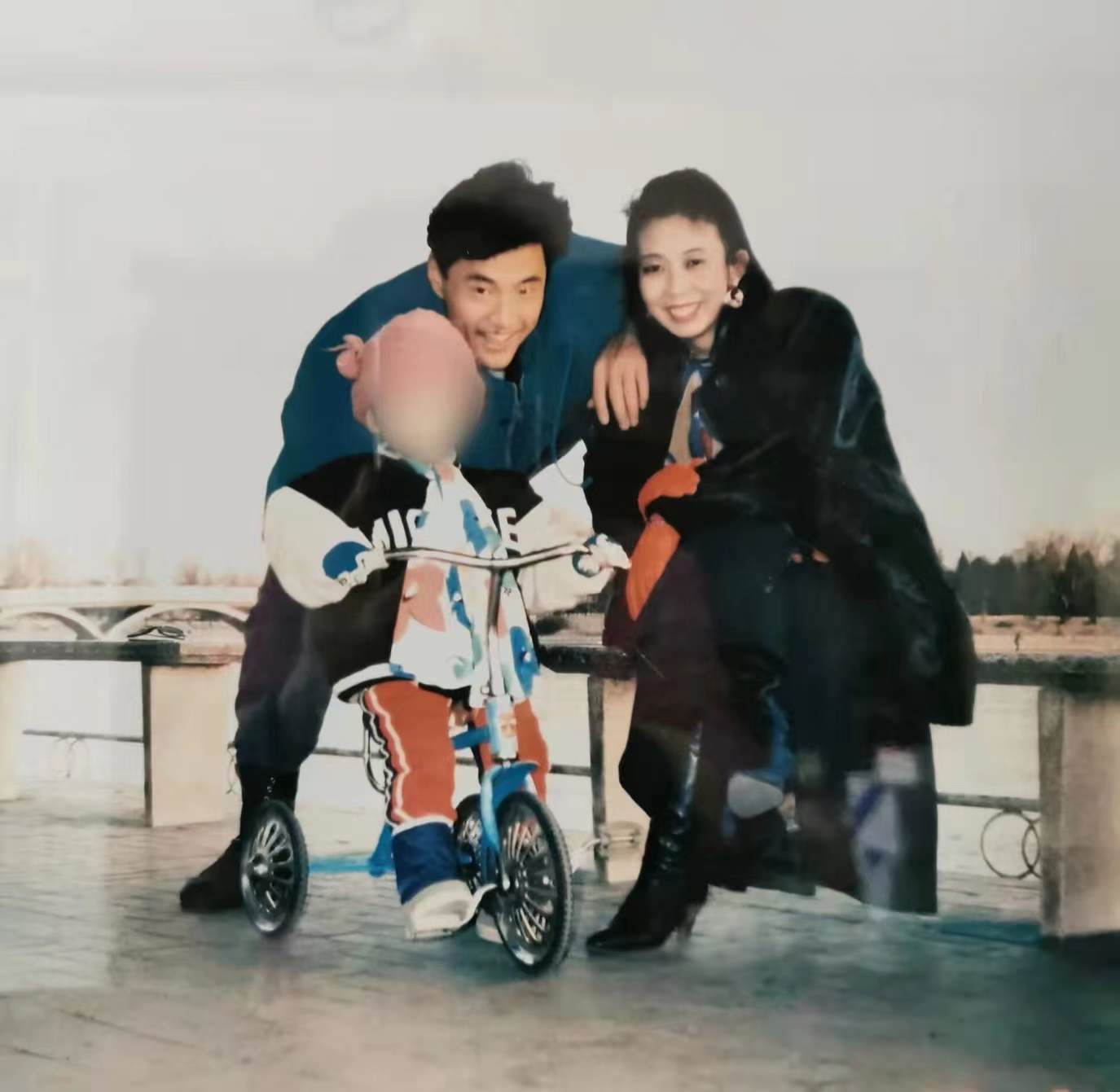 63岁老戏骨于荣光离婚,跟老婆分2500万财产,网友:早有预料