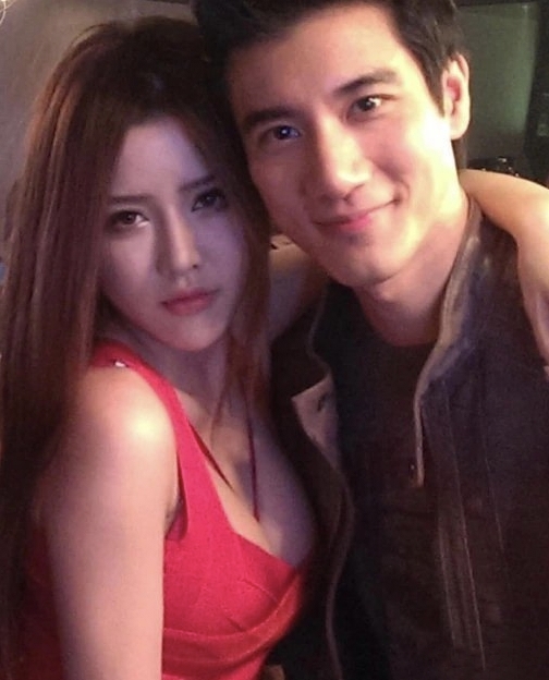 李靓蕾哥哥发声,王力宏终于向李靓蕾道歉,离婚闹剧迎来结局休闲区蓝鸢梦想 - Www.slyday.coM 李靓蕾哥哥发声,王力宏终于向李靓蕾道歉,离婚闹剧迎来结局休闲区蓝鸢梦想 - Www.slyday.coM