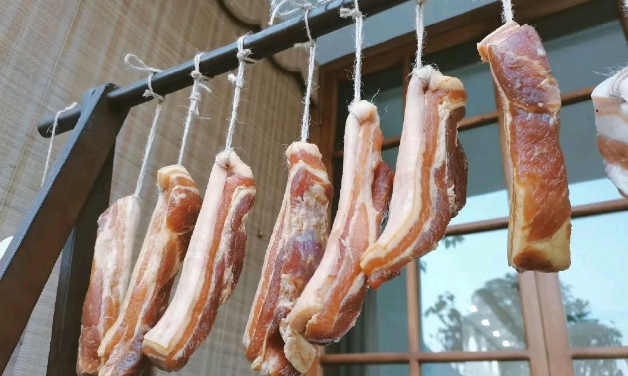 冬至后晒腊肉为何冬至是晒腊肉的最佳时候原来与习俗无关