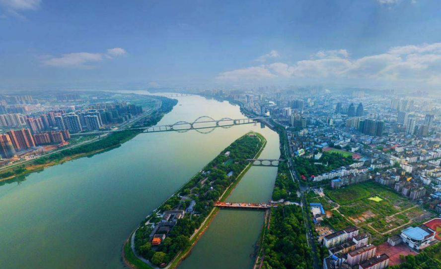 图为运河为了改善江西省的经济发展地位,中国不惜巨资修建赣粤大运河