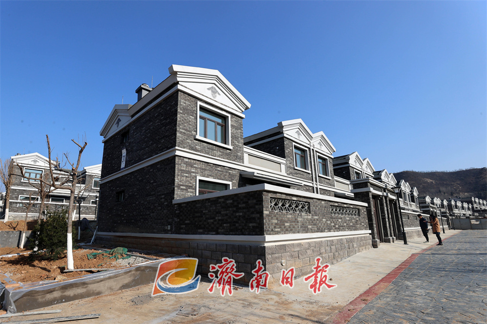 长清区马山片区全域保护拆迁安置区内部分建设完成的安置房外貌.