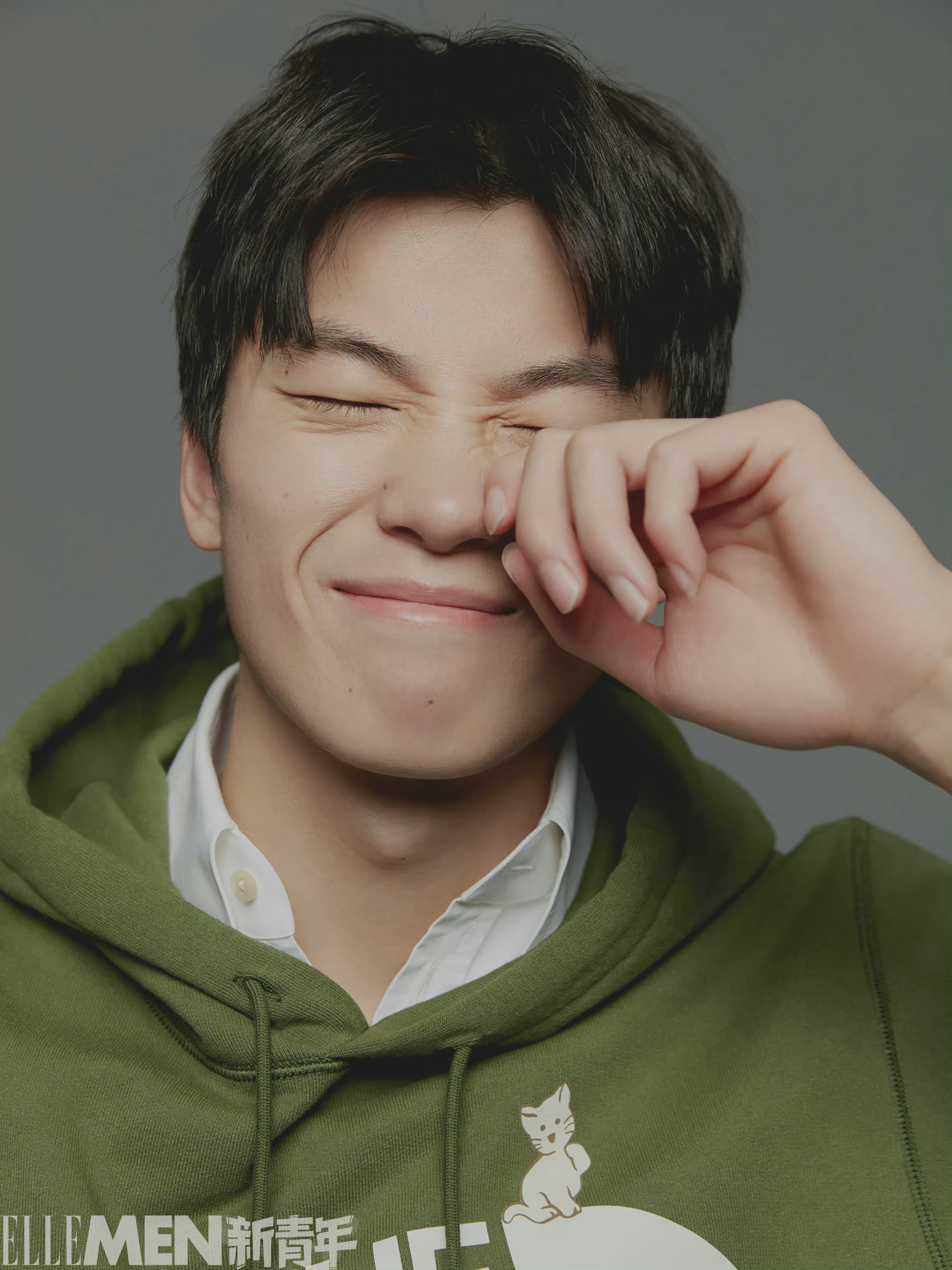 ellemen新青年 2022春季刊封面人物,身穿穿gucci出镜……|gucci_新浪