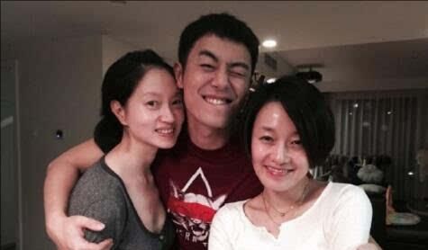 知名演员沈佳妮当红时嫁朱亚文隐退生两女被当成宝幸福美满