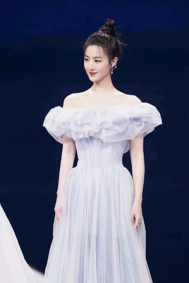 偷税漏税已经实锤薇娅粉丝却依旧眼瞎评论区怒喊她是个好人