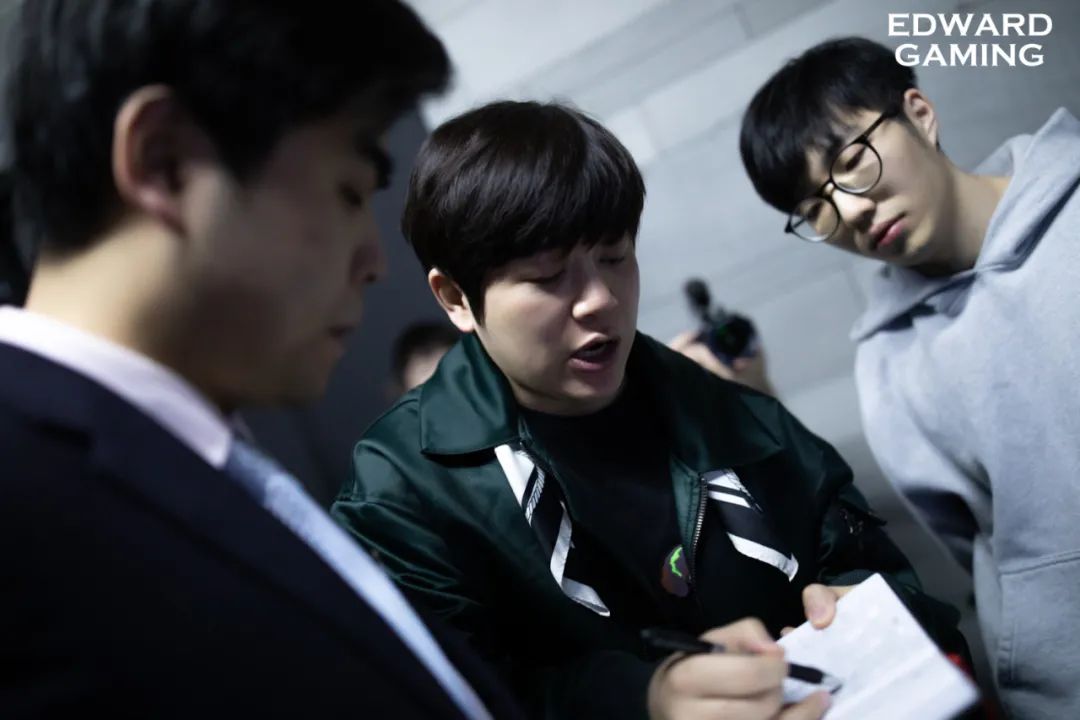 我们是冠军背后的灵魂edg金牌总教练姬星阿布电竞与体育精神并存