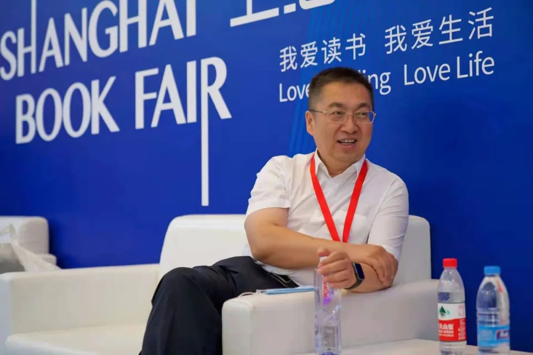 东师桃李李岩读书如稼穑勤耕致丰饶