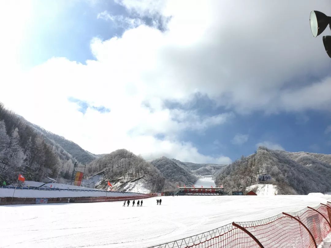 洛阳栾川伏牛山滑雪度假乐园超燃上线!