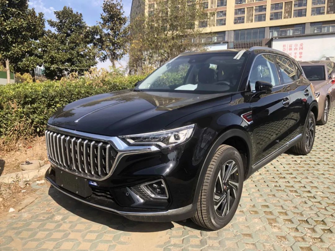 探店丨红旗hs5车长四米七优惠两万起中式豪华的春天来了