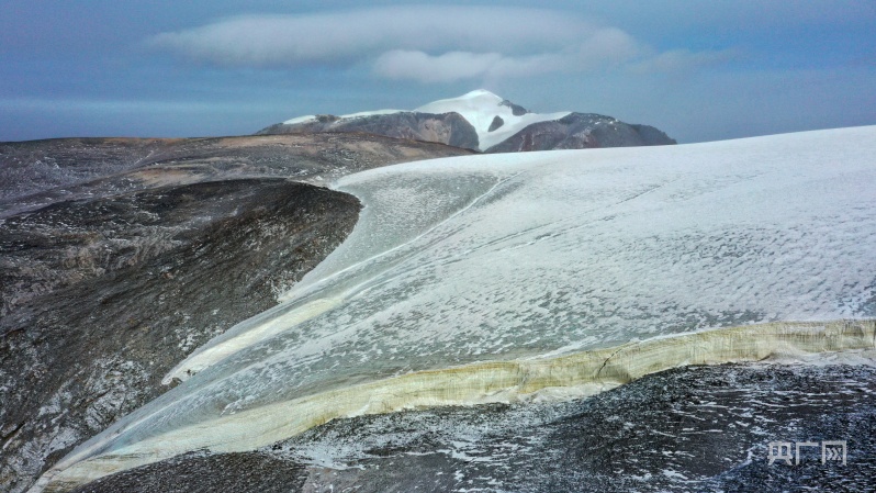 位于祁连山国家公园内的八一冰川(央广网记者张海东摄)