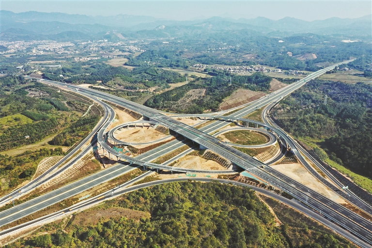 粤湘跨省大通道广连高速即将通车