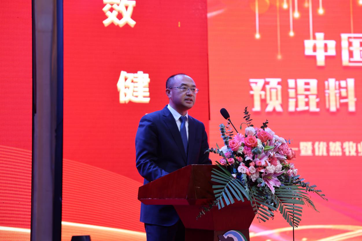 内蒙古农牧厅二级巡视员王雨锋,乌兰察布市副市长李建文,国家奶牛体系