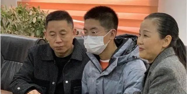 驱车1700公里去山东接孙卓 孙海洋:这次肯定弄得回来休闲区蓝鸢梦想 - Www.slyday.coM 驱车1700公里去山东接孙卓 孙海洋:这次肯定弄得回来休闲区蓝鸢梦想 - Www.slyday.coM