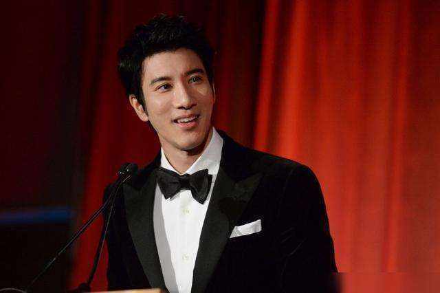 2021年被曝私生活混乱的八大明星,看看都有谁?休闲区蓝鸢梦想 - Www.slyday.coM 2021年被曝私生活混乱的八大明星,看看都有谁?休闲区蓝鸢梦想 - Www.slyday.coM