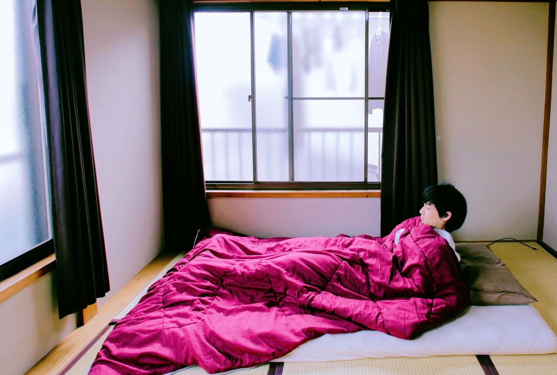为什么日本人不睡床上,而是喜欢睡地板?日本妹子给出答案__财经头条