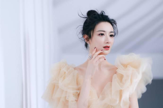 薇娅被撤销诚信大使全网封杀，殃及旗下多名主播，被揭两年赚57亿休闲区蓝鸢梦想 - Www.slyday.coM