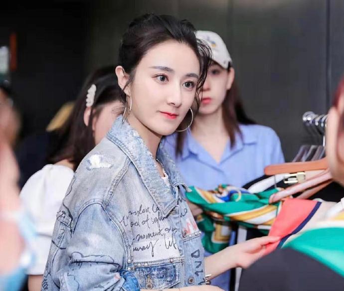 薇娅被撤销诚信大使全网封杀，殃及旗下多名主播，被揭两年赚57亿休闲区蓝鸢梦想 - Www.slyday.coM