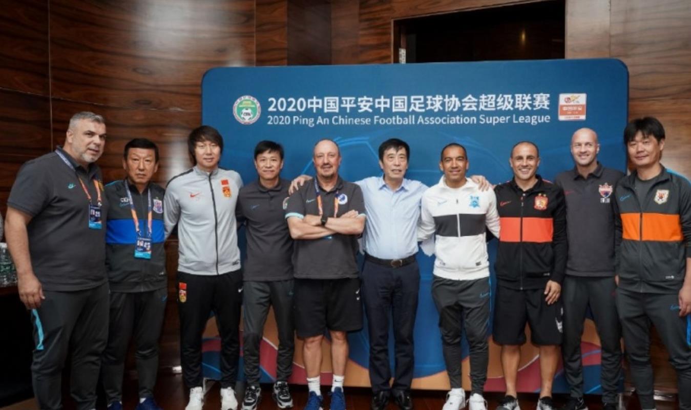 张路黄健翔用4大数据炮轰国足：差生都去打游戏了！球场不让踢球休闲区蓝鸢梦想 - Www.slyday.coM