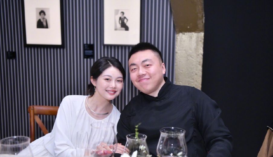 晚晚林翰再谈劳斯莱斯风波很遗憾被全网骂的时候两个晚上没睡