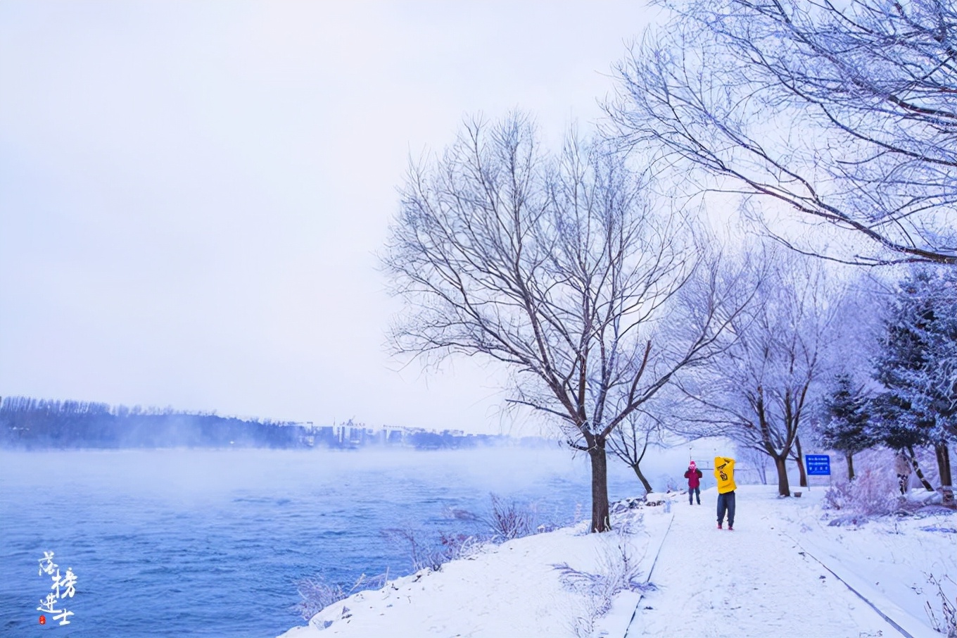 吉林松花江畔有一座小雾凇岛雪后景色如画众多游客来打卡