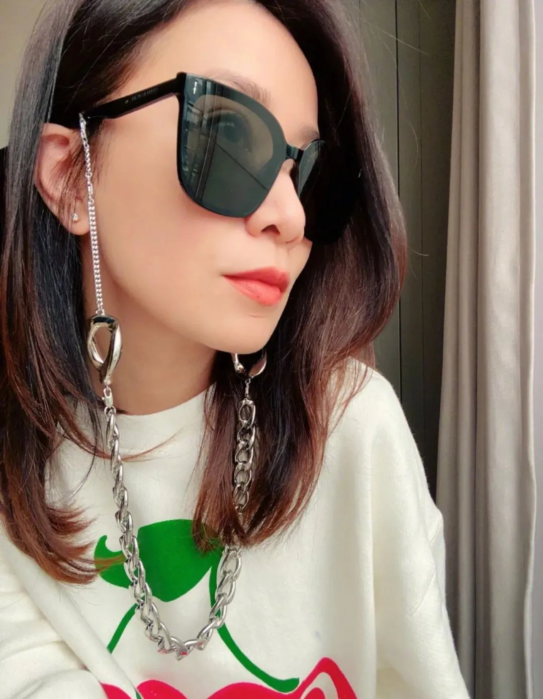 为什么香港明星的穿搭越来越土了?休闲区蓝鸢梦想 - Www.slyday.coM 为什么香港明星的穿搭越来越土了?休闲区蓝鸢梦想 - Www.slyday.coM