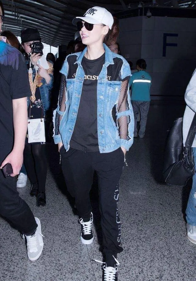 为什么香港明星的穿搭越来越土了?休闲区蓝鸢梦想 - Www.slyday.coM 为什么香港明星的穿搭越来越土了?休闲区蓝鸢梦想 - Www.slyday.coM