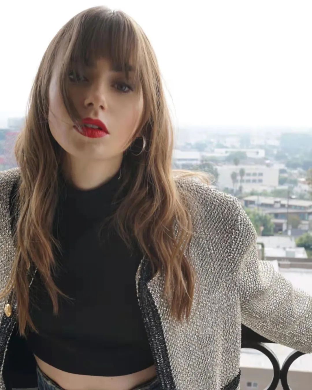 《emily in paris》第二季明日上线!我准备好往衣柜进货了!__财经头条