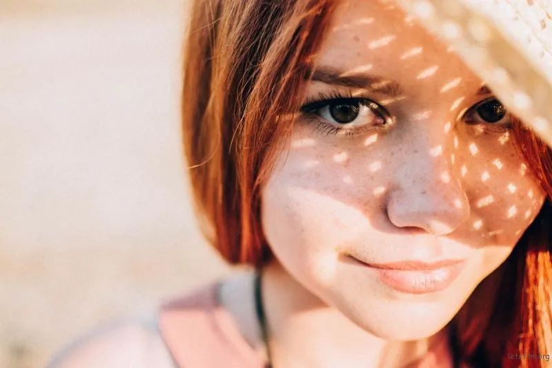 by guilherme stecanella on unsplash就好像正午的阳光直射可能并不