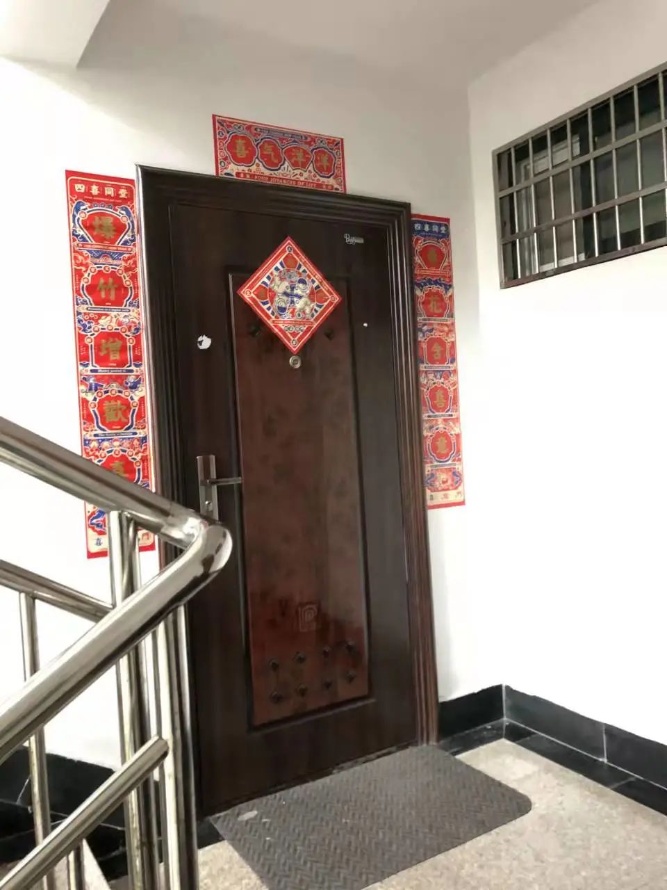 丽水楼道干净整洁鞋柜摆放好也是一道风景