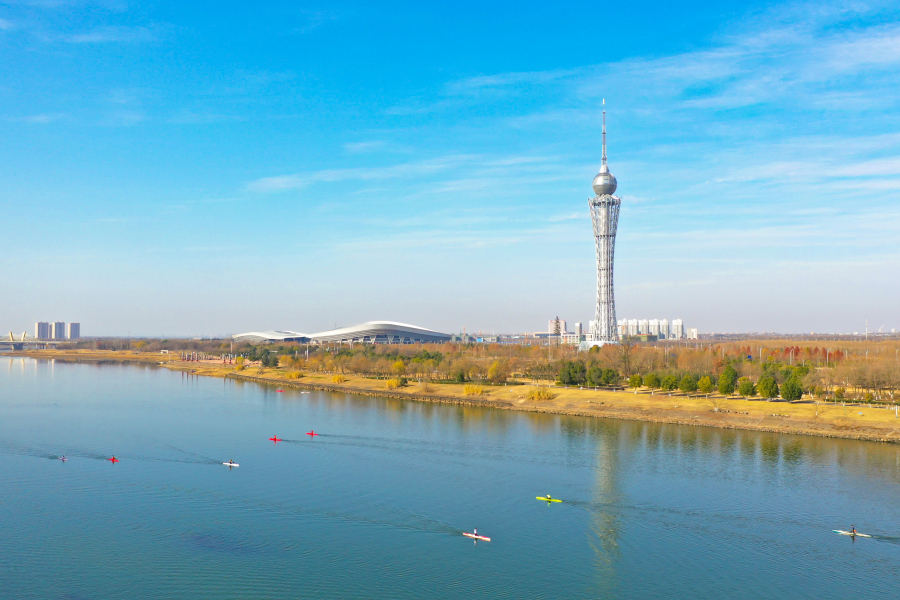 安徽六安淠河月亮岛水域冬训忙