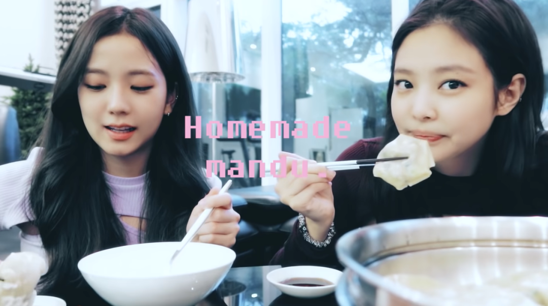 人间香奈儿jennie最新一期vlog与jisoo录吃播豪华别墅也曝光