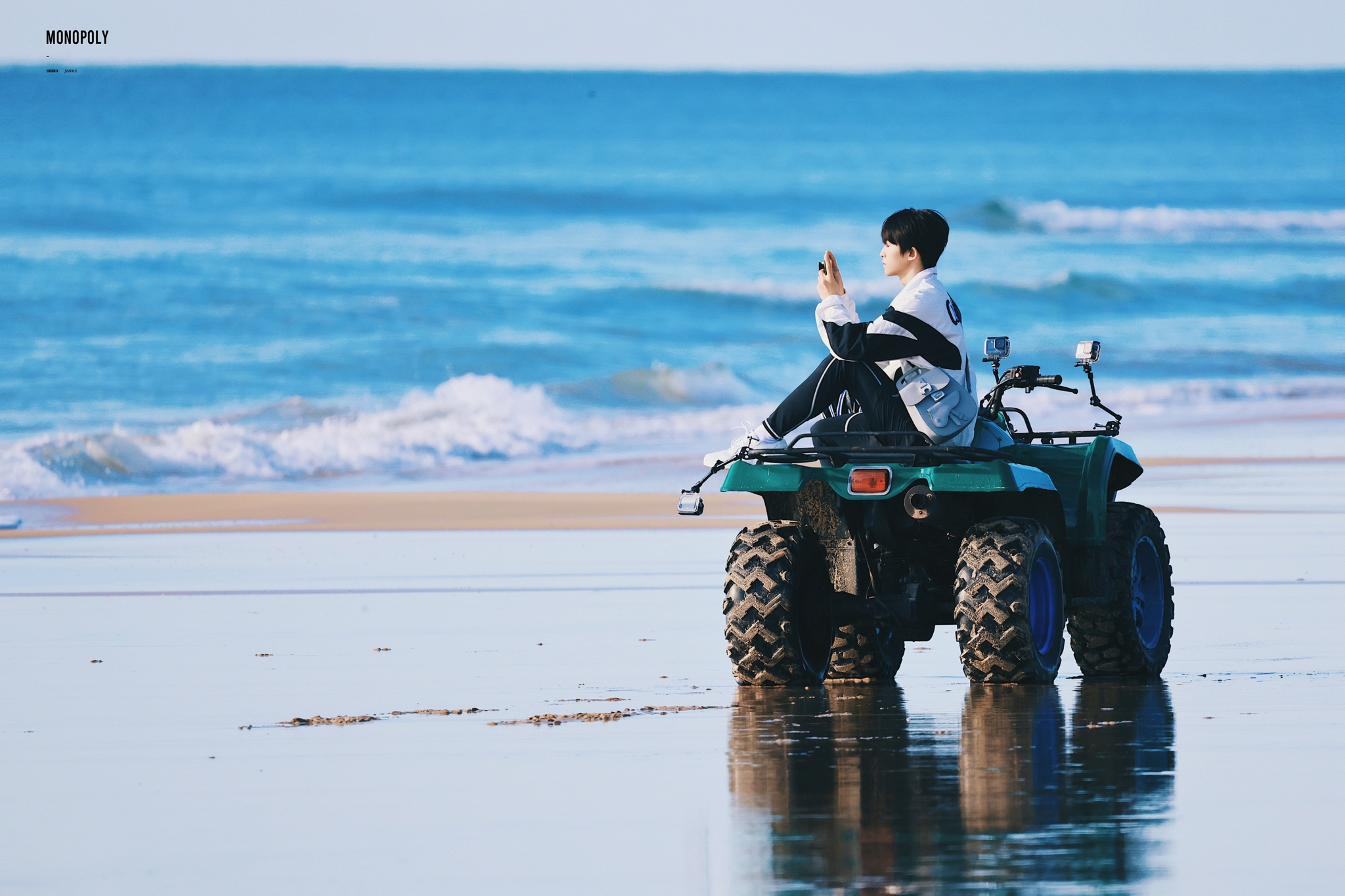 刘宇热雪浪录制饭拍图海边兜风模式开启副驾驶缺一个人吧
