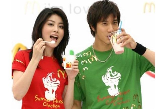 王力宏被翻旧账一手握住陈慧琳胸部网疯传袭胸照