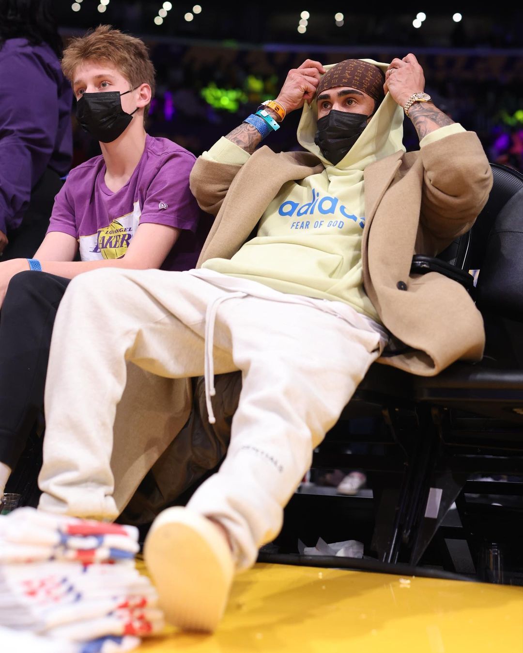 jerrylorenzo上身fogxadidas联乘卫衣