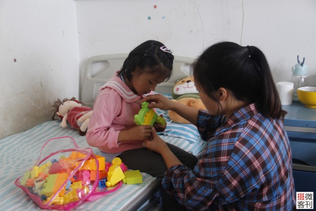 18岁少女生下孩子被确诊患重病,夫妻被赶出家门住铁皮房4年休闲区蓝鸢梦想 - Www.slyday.coM 18岁少女生下孩子被确诊患重病,夫妻被赶出家门住铁皮房4年休闲区蓝鸢梦想 - Www.slyday.coM