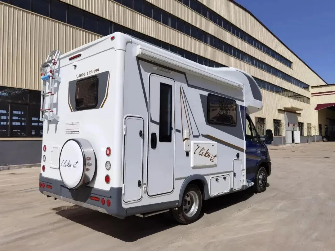 大投影秒变家庭影院宽大v8plus实用兼具高颜值大家庭舒心选择