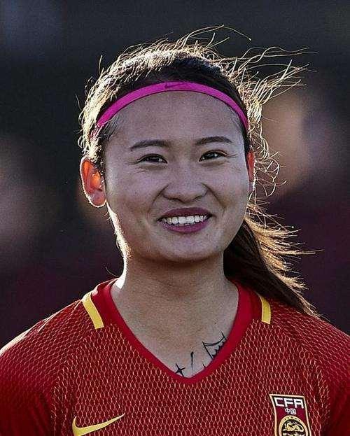 女足新星杨淑慧登陆法甲,王霜即将冲击欧冠冠军|女足|法甲|王霜_新浪