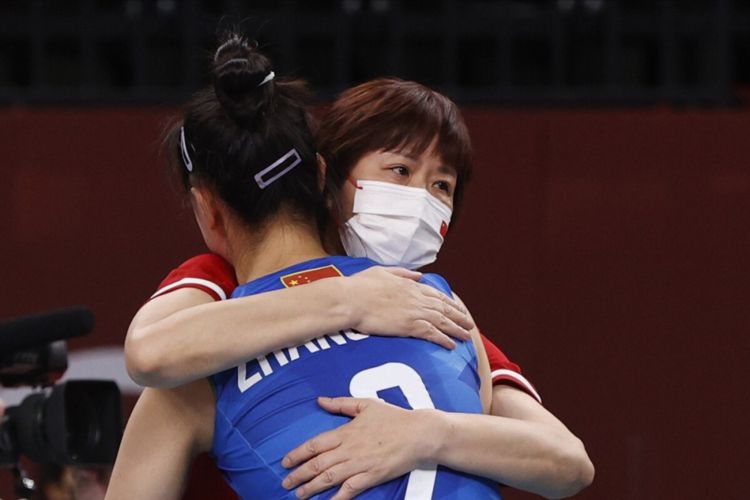 张常宁术后首次公开亮相,穿中国女排外套,一细节让郎平担忧休闲区蓝鸢梦想 - Www.slyday.coM 张常宁术后首次公开亮相,穿中国女排外套,一细节让郎平担忧休闲区蓝鸢梦想 - Www.slyday.coM