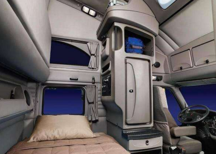 同样都是货车为啥美国的有长鼻子国内的货车都是平头