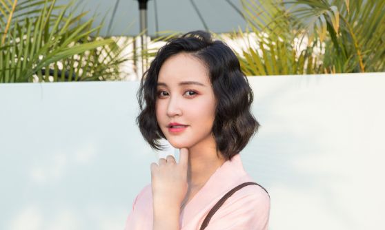 她是实力派演员,3年结过两次婚,如今被宠成公主,她是谁?休闲区蓝鸢梦想 - Www.slyday.coM