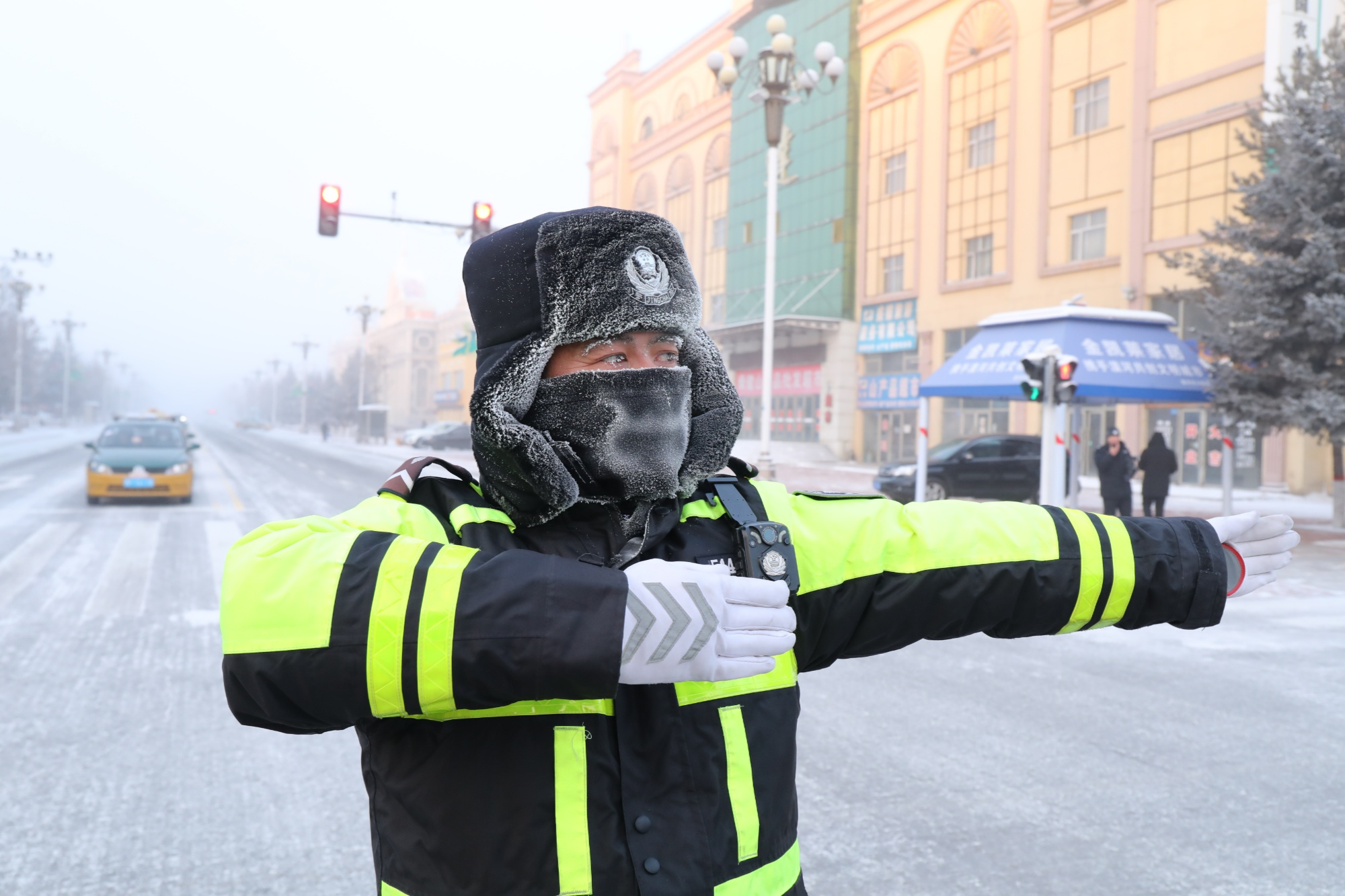 北极漠河现435极寒冰雾天气