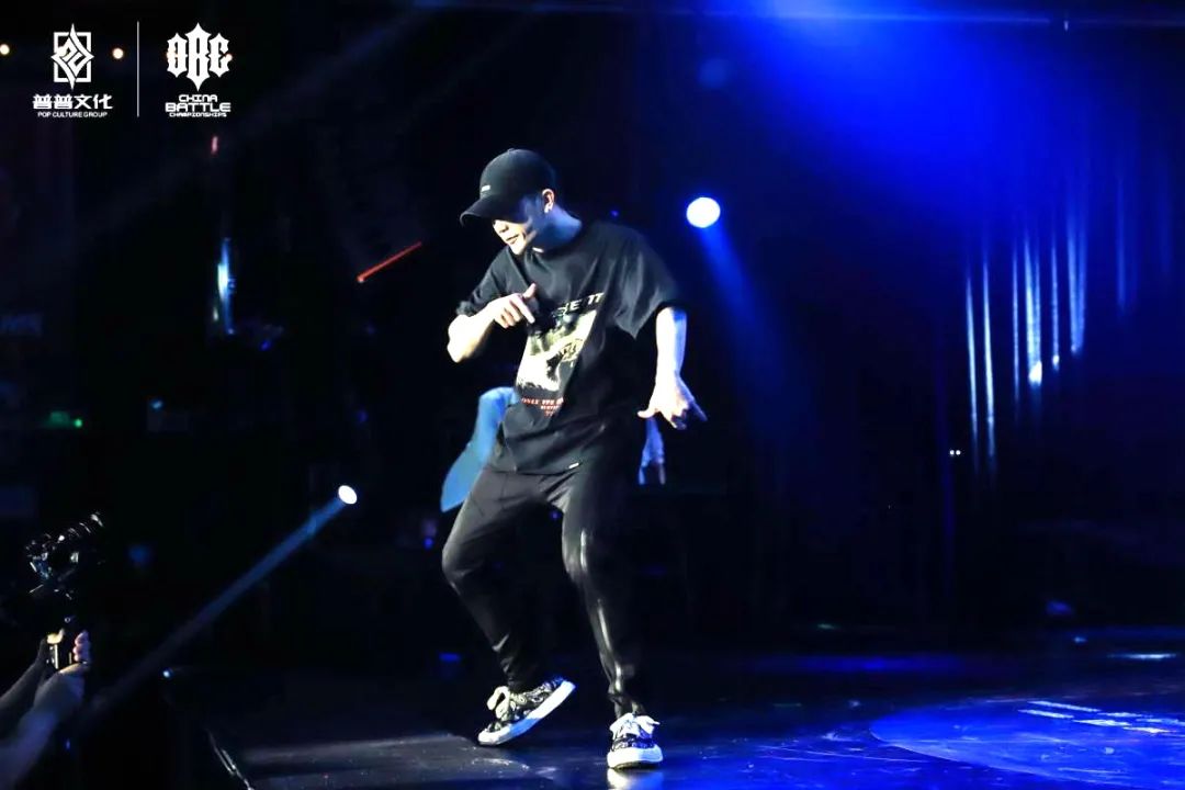 两大全国街舞赛事热动羊城
火!