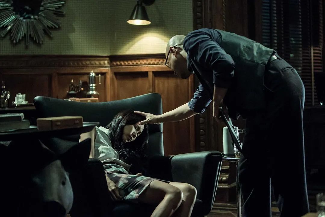 冲上热搜的“煤气灯效应”：感情里的精神控制，到底有多可怕？休闲区蓝鸢梦想 - Www.slyday.coM