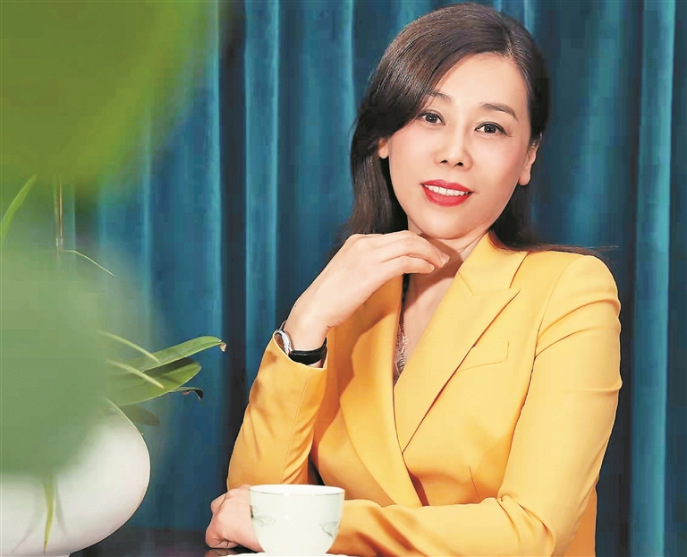 王丽娜把青春献给深圳为打造法治城市建言献策