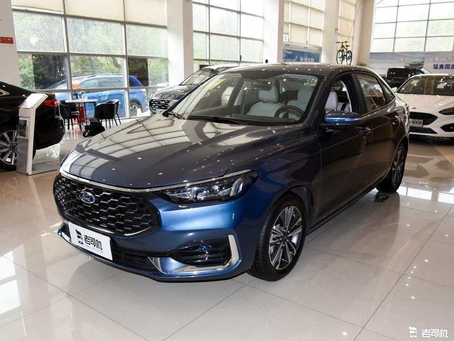 10万以内的佼佼者 桑塔纳 VS 福睿斯