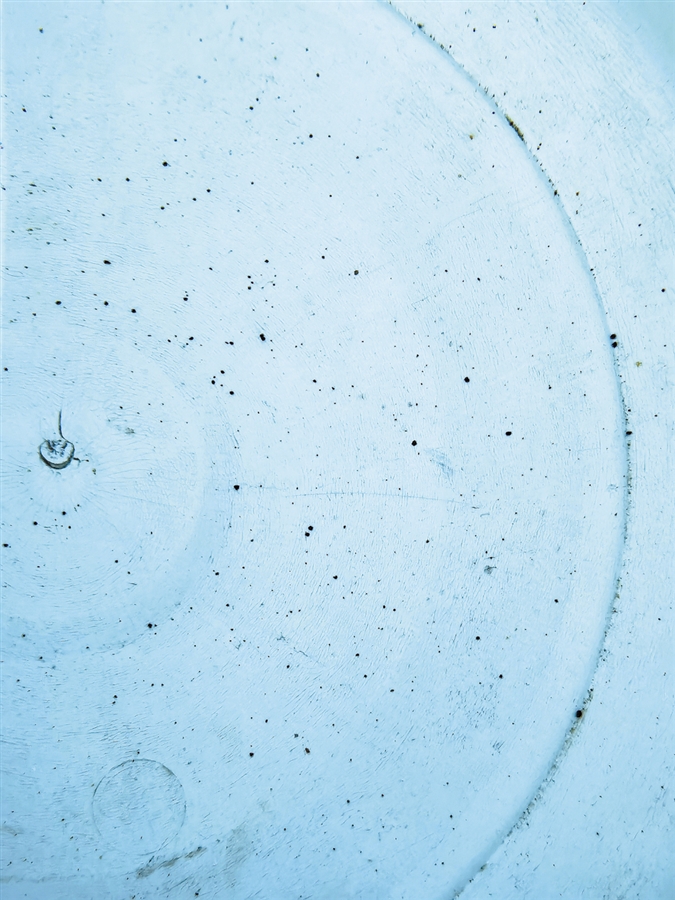 水管里流出黑色杂质村民质疑能否饮用