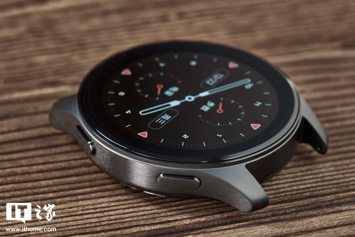 it之家开箱vivowatch2独立通信智能手表原力黑图赏