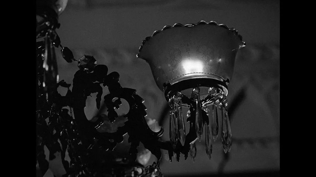 冲上热搜的“煤气灯效应”：感情里的精神控制，到底有多可怕？休闲区蓝鸢梦想 - Www.slyday.coM