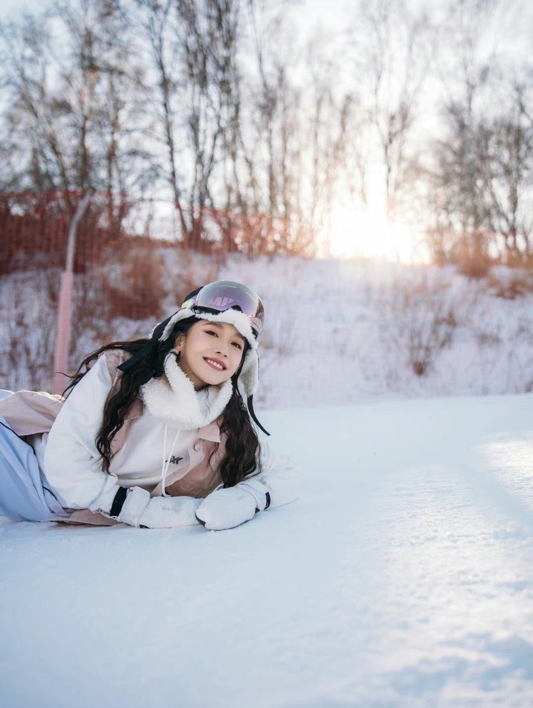 姜贞羽滑雪少女写真来了把姜贞羽焊在滑雪场上吧