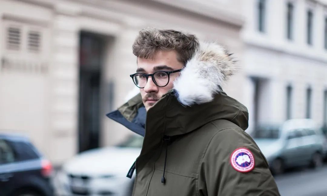 为什么当代00后，宁愿跟风穿“假大鹅”羽绒服，也不爱波司登？休闲区蓝鸢梦想 - Www.slyday.coM