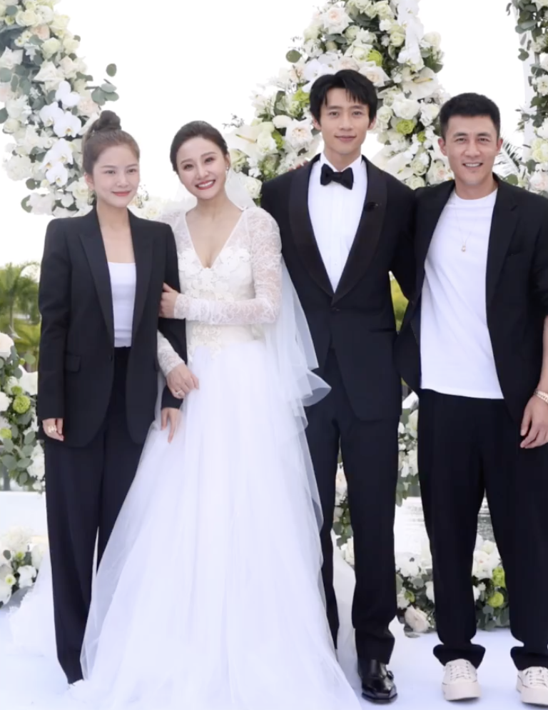 杜淳夫妇参加魏晨婚礼王灿晒晚宴视频大赞新娘身材窈窕颜值高